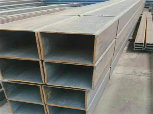 下花园<font style='color:red'>Q355B无缝方管</font>大厂出货